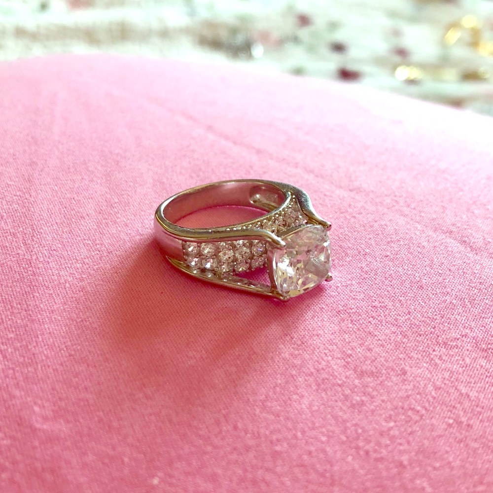 SIZE 9 RING